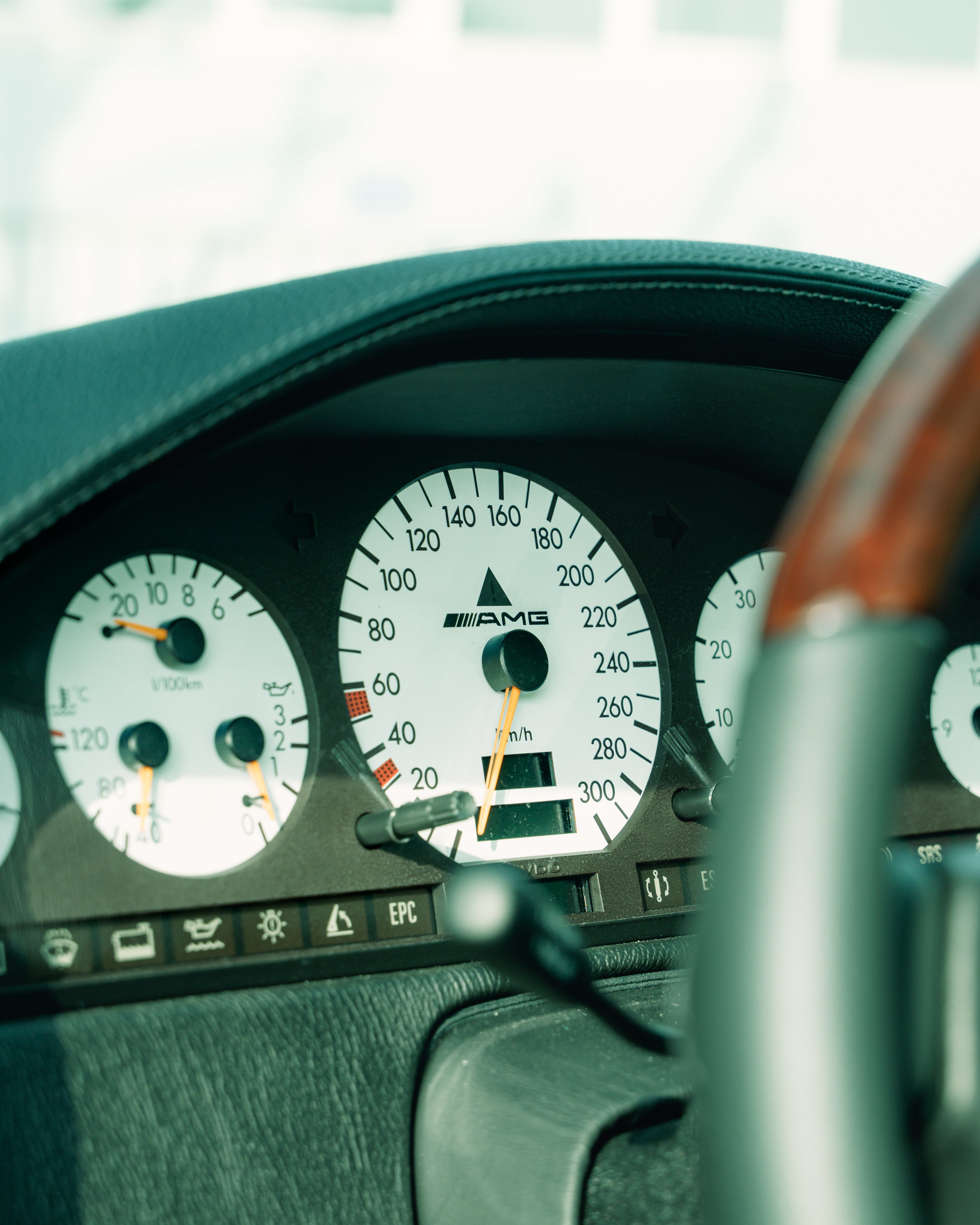 Mercedes-Benz SL 600 AMG 6.0 | 9,939 km | 1st Hand | Fully documented